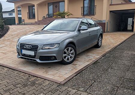 Audi A4 2.0 TDI B8 Ambiente, Klima, Sitzhzg, MMI, TÜV