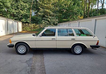 Mercedes-Benz 300 w 123, TDT Turbo