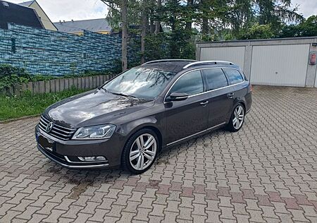 VW Passat Variant Volkswagen 2.0 TDI DSG Highline BMotion ...