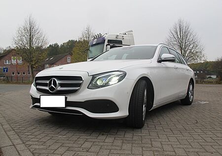 Mercedes-Benz E 220 E 220d T AVANTGARDE Autom. AVANTGARDE