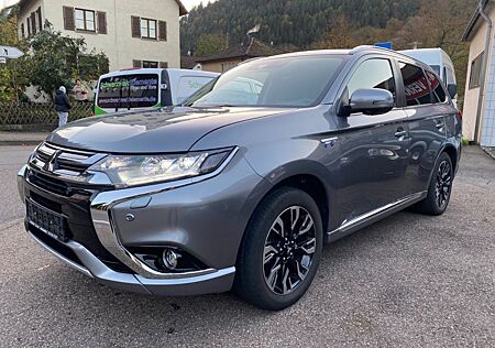 Mitsubishi Outlander PHEV Top 4WD*Standhz*Distr.*360°*LED