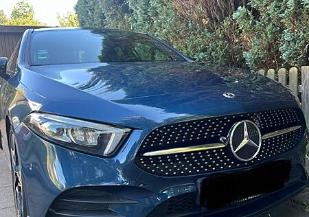 Mercedes-Benz A 180 - AMG Line