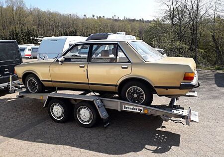 Ford Granada 2.3 V6 steht seit 95 gut Substanz läuft