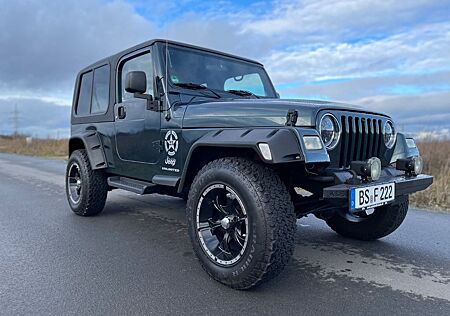 Jeep Wrangler LJ langversion sehr selten 4.0Aut.