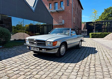 Mercedes-Benz SL 560