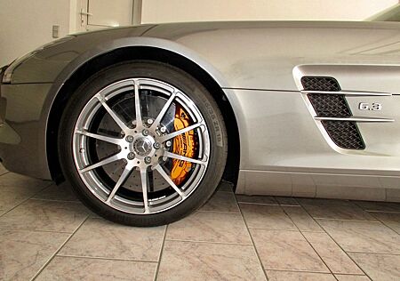 Mercedes-Benz SLS AMG Coupe,1.Hand,Keramik,B&O,Designo,5 tkm