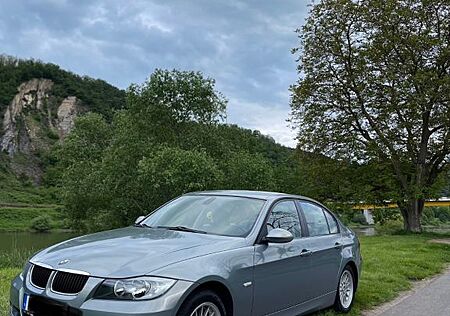 BMW 318i -