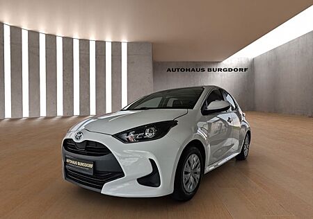 Toyota Yaris Hybrid Business Edition Kamera Navi