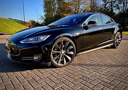Tesla Model S 85D