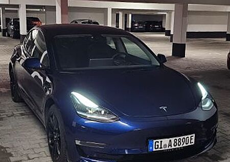 Tesla Model 3 Allradantrieb mit Dualmotor Long Ran...