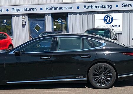 Lexus LS 500 h E-Four