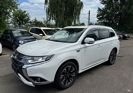 Mitsubishi Outlander PHEV Top 4WD Schiebedach, Leder