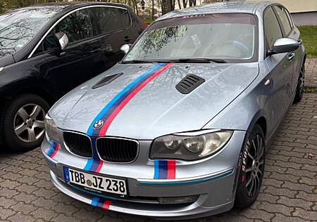 BMW 116i Allwetterreifen TÜV 10/26
