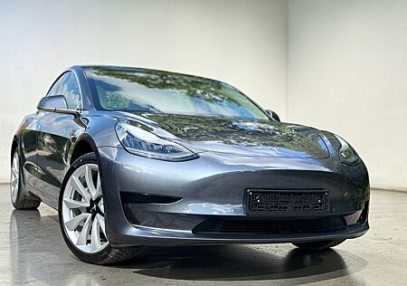 Tesla Model 3 Standard Range Plus RWD