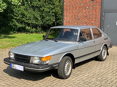 Saab 900