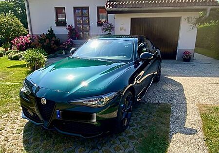 Alfa Romeo Giulia 2.0 Turbo 16V 206kW AT8-Q4 Veloce Ti ...