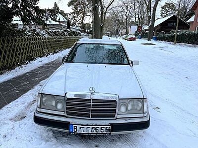 Mercedes-Benz E 230