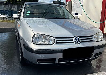 VW Golf Volkswagen 1.6 Auto Basis
