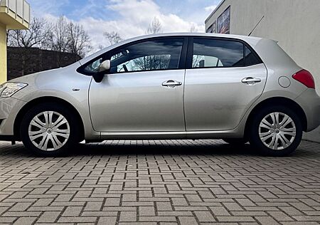 Toyota Auris Luna