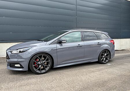 Ford Focus 2,0 EB ST Leder-Exklusiv-Paket Turnier ST