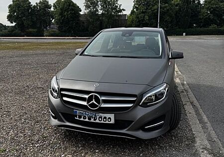 Mercedes-Benz B 220 4MATIC DCT - Mercedes Benz Allrad