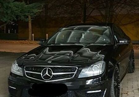 Mercedes-Benz C 63 AMG Coupé Autom. AMG