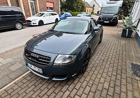 Audi TT Coupe 3.2 DSG quattro -