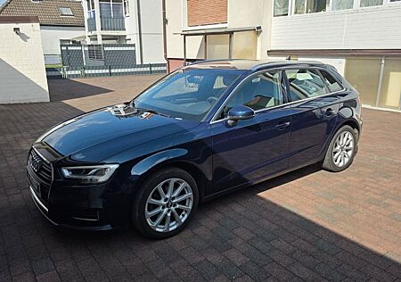 Audi A3 Sportback, LED, 8-fach bereift, unfallfrei