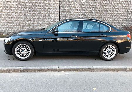 BMW iX3 320i