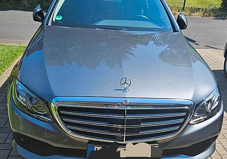 Mercedes-Benz 220