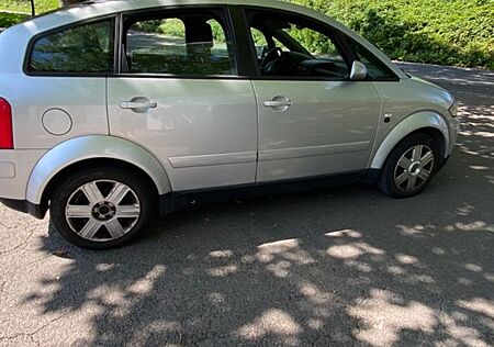 Audi A2 1.6 Benzin Unfallfrei Motor top