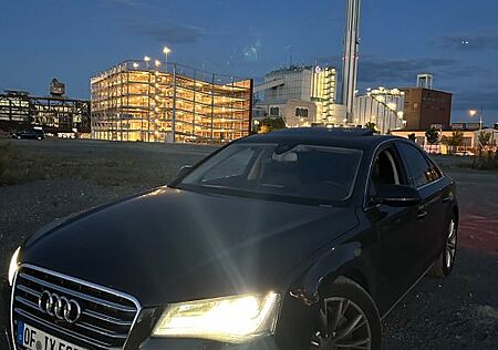 Audi A8 3.0 TDI clean diesel tiptronic quattro -