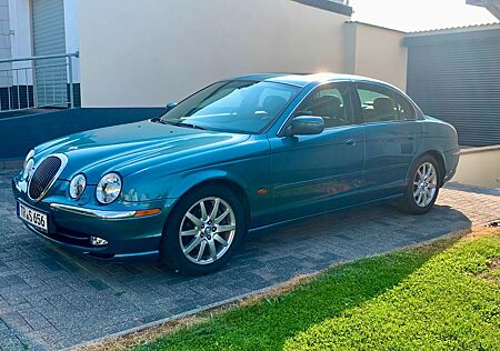 Jaguar S-Type V8 -