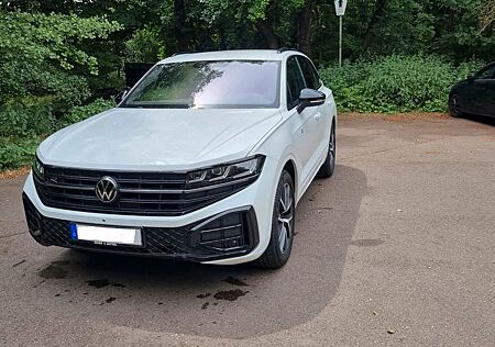 VW Touareg Volkswagen R-Line Matrix Navi Luft Black AHK Soft