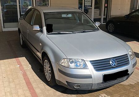 VW Passat Volkswagen 2.0 20V 96kW Trendline
