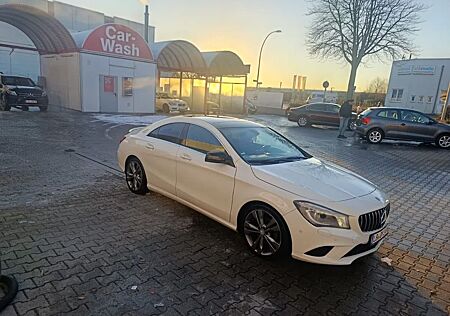 Mercedes-Benz CLA 200 AMG Line AMG Line