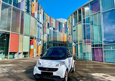 Smart ForTwo Coupe scheckheftgepflegt TÜV bis 20