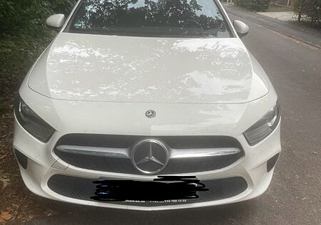 Mercedes-Benz A 180 d DCT -