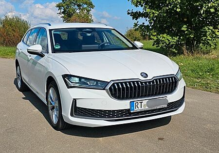 Skoda Superb 2.0 TDI DSG 4x4 AHK ACC Matrix Standheiz
