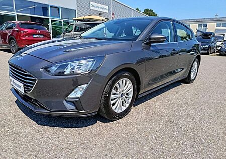 Ford Focus Lim. Titanium AHK LED Winter-P. PDC Navi
