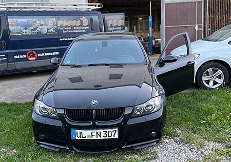 BMW 320d - 99% *Vollausstattung*Carplay*KeylessGO