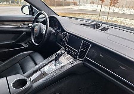 Porsche Panamera PanameraTURBO (echter Preis in der Beschreibung)