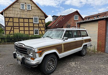 Jeep Wagoneer Grand