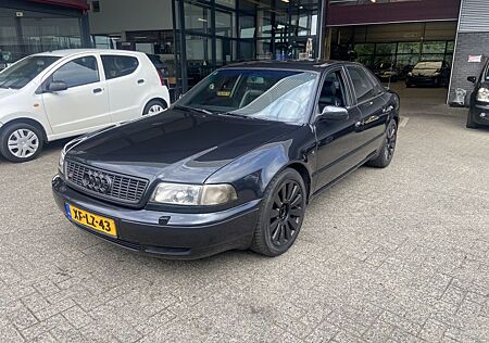 Audi S8 4.2