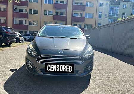 Ford S-Max 2,0 TDCi 132kW Titanium PowerShift Tit...