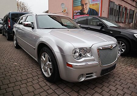 Chrysler 300C Touring 3.5 AWD Wenig Km !!