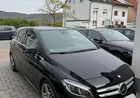 Mercedes-Benz B 200 /220d AMG Line mit Anhängerkupplung