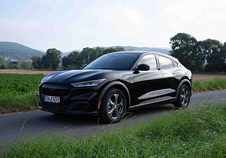Ford Mustang Mach-E 75 kWh AWD AWD