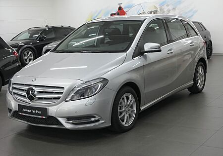 Mercedes-Benz B 180 Aut. NAVI/XENON/KAMERA/UNFALLFREI!