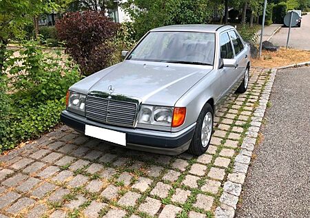 Mercedes-Benz E 300 W124 300E / H-Kennzeichen